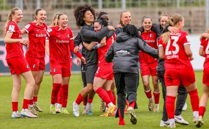 GER, Freiburg, SC Freiburg II vs FC Nürnberg, 2. Frauen Bundesliga, Fussball, DFB, Spielzeit 2024 2025, Möslestadion, 22. Spieltag, im Bild: SC Freiburg gewinnt 2:1 gegen Nürnberg DFB DFL REGULATIONS PROHIBIT ANY USE OF PHOTOGRAPHS AS IMAGE SEQUENCES AND OR QUASI-VIDEO, 20.04.2025, Copyright: HMBxMedia HendrikxHamelau