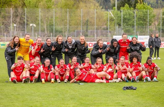 GER, Freiburg, SC Freiburg II vs FC Nürnberg, 2. Frauen Bundesliga, Fussball, DFB, Spielzeit 2024 2025, Möslestadion, 22. Spieltag, im Bild: SC Freiburg gewinnt 2:1 gegen Nürnberg DFB DFL REGULATIONS PROHIBIT ANY USE OF PHOTOGRAPHS AS IMAGE SEQUENCES AND OR QUASI-VIDEO, 20.04.2025, Copyright: HMBxMedia HendrikxHamelau