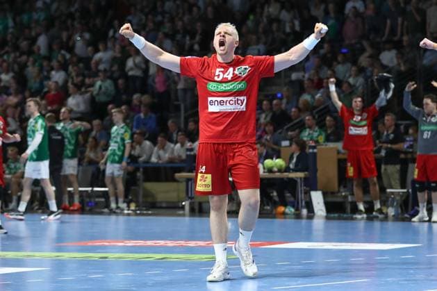 20.04.2025, xtgx, Handball - Daikin HBL, Fuechse Berlin - TSV Hannover Burgdorf emspor, v.l. Justus Fischer (Hannover, 54) Jubel, Torjubel, jubelt ueber das Tor, celebrate the goal, celebration Berlin