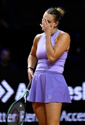 Aryna Sabalenka (BLR) Gestik Geste enttaeuscht Tennis Damen Porsche-Cup Porsche Tennis Grand Prix GP Stuttgart 2025 Porsche Arena 20.04.2024 DFL REGULATIONS PROHIBIT ANY USE OF PHOTOGRAPHS AS IMAGE SEQUENCES AND OR QUASI-VIDEO Tennis Damen Porsche-Cup Porsche Tennis Grand Prix GP Stuttgart 2025