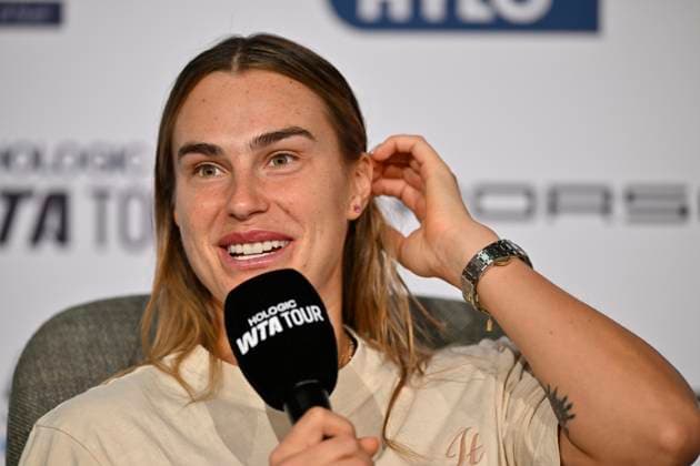 Aryna Sabalenka (BLR) Portrait Pressekonferenz PK im Interview Mikrofon Mikro Logo WTA, Tennis Damen Tennis Damen Porsche-Cup Porsche Tennis Grand Prix GP Stuttgart 2025 Porsche Arena 20.04.2024 DFL REGULATIONS PROHIBIT ANY USE OF PHOTOGRAPHS AS IMAGE SEQUENCES AND OR QUASI-VIDEO Tennis Damen Porsche-Cup Porsche Tennis Grand Prix GP Stuttgart 2025