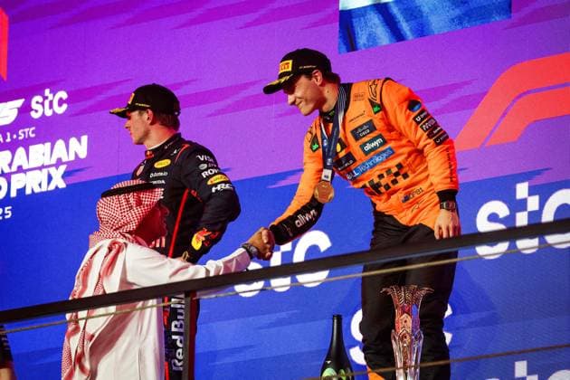 F1 - SAUDI ARABIAN GRAND PRIX 2025 PIASTRI Oscar (aus), McLaren F1 Team MCL39, portrait podium during the Formula 1 STC Saudi Arabian Grand Prix 2025, 5th round of the 2025 FIA Formula One World Championship, WM, Weltmeisterschaft from April 18 to 20, 2025 on the Jeddah Corniche Circuit, in Jeddah, Saudi Arabia - JeddahSaudi Arabia  Copyright: xFLORENTxGOODENx