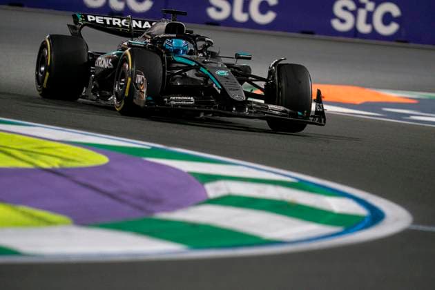 April 20, 2025, Jeddah, Saudi Arabia: British driver GEORGE RUSSEL (Mercedes-AMG F1 Team) drives during the 2025 FIA Formula 1 Saudi Arabian Grand Prix at Jeddah Corniche Circuit in Jeddah, Saudi Arabia. Jeddah Saudi Arabia - ZUMAg147 20250420_fap_g147_013 Copyright: xJamesxGasperottix