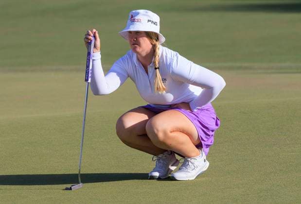 April 20, 2025, Tarzana, California, USA: Ingrid Lindblad plans her putt at the 18th hole during the final round of the JM Eagle LA Championship presented by Plastpro on Sunday April 20, 2025 at El Caballero Country Club in Tarzana, California. ARIANA RUIZ PI Tarzana USA - ZUMAp124 20250420_zaa_p124_077 Copyright: xArianaxRuizx
