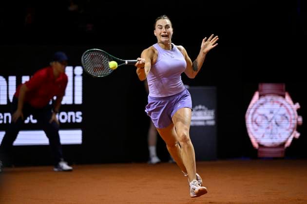 Aryna Sabalenka (BLR) Aktion Tennis Damen Porsche-Cup Porsche Tennis Grand Prix GP Stuttgart 2025 Porsche Arena 21.04.2024 DFL REGULATIONS PROHIBIT ANY USE OF PHOTOGRAPHS AS IMAGE SEQUENCES AND OR QUASI-VIDEO Tennis Damen Porsche-Cup Porsche Tennis Grand Prix GP Stuttgart 2025