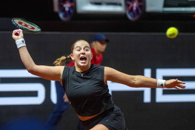 Jelena Ostapenko (LAT). xettx, Deutschland, Stuttgart, 21.04.2025, Tennis, 48. Porsche Tennis Grand Prix, 2025, Finale, A.Sabalenka - J.Ostapenko (LAT), Porsche Arena Foto: A2 Bildagentur Peter Hartenfelser