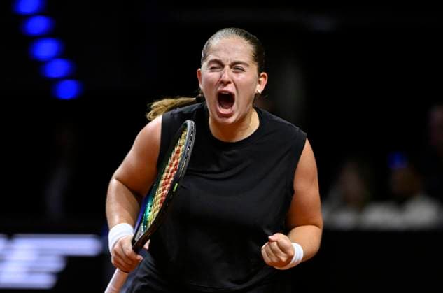 Jelena Ostapenko (LAT) Jubel, Freude, Emotion, emotional, jubelt, Glueck, gluecklich, Tennis Damen Porsche-Cup Porsche Tennis Grand Prix GP Stuttgart 2025 Porsche Arena 21.04.2024 DFL REGULATIONS PROHIBIT ANY USE OF PHOTOGRAPHS AS IMAGE SEQUENCES AND OR QUASI-VIDEO Tennis Damen Porsche-Cup Porsche Tennis Grand Prix GP Stuttgart 2025