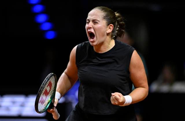 Jelena Ostapenko (LAT) Jubel, Freude, Emotion, emotional, jubelt, Glueck, gluecklich, Tennis Damen Porsche-Cup Porsche Tennis Grand Prix GP Stuttgart 2025 Porsche Arena 21.04.2024 DFL REGULATIONS PROHIBIT ANY USE OF PHOTOGRAPHS AS IMAGE SEQUENCES AND OR QUASI-VIDEO Tennis Damen Porsche-Cup Porsche Tennis Grand Prix GP Stuttgart 2025