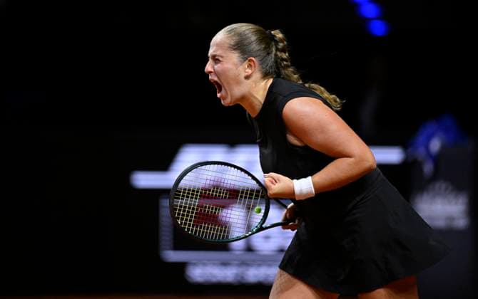 Jelena Ostapenko (LAT) Jubel, Freude, Emotion, emotional, jubelt, Glueck, gluecklich, Tennis Damen Porsche-Cup Porsche Tennis Grand Prix GP Stuttgart 2025 Porsche Arena 21.04.2024 DFL REGULATIONS PROHIBIT ANY USE OF PHOTOGRAPHS AS IMAGE SEQUENCES AND OR QUASI-VIDEO Tennis Damen Porsche-Cup Porsche Tennis Grand Prix GP Stuttgart 2025