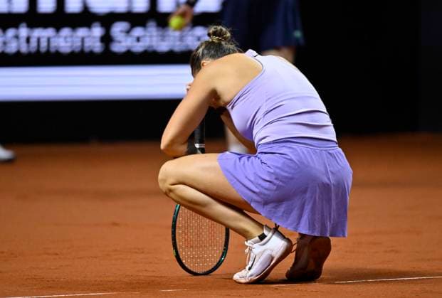 Aryna Sabalenka (BLR) enttaeuscht Gestik Geste Tennis Damen Porsche-Cup Porsche Tennis Grand Prix GP Stuttgart 2025 Porsche Arena 21.04.2024 DFL REGULATIONS PROHIBIT ANY USE OF PHOTOGRAPHS AS IMAGE SEQUENCES AND OR QUASI-VIDEO Tennis Damen Porsche-Cup Porsche Tennis Grand Prix GP Stuttgart 2025