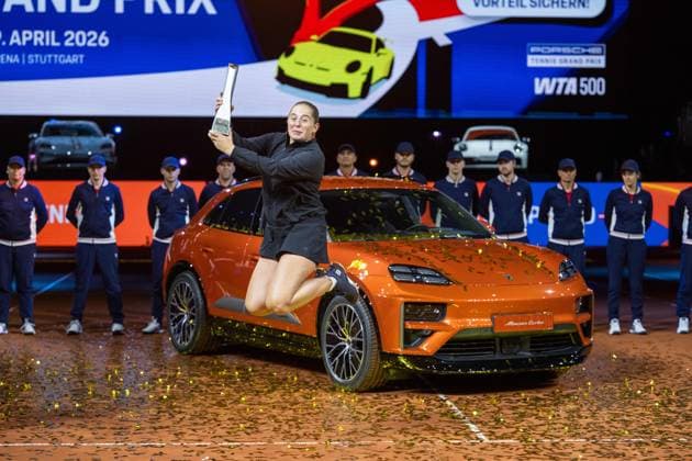 Die Siegerin des 48. Porsche Tennis Grand Prix 2025 Jelena Ostapenko (LAT). xettx, Deutschland, Stuttgart, 21.04.2025, Tennis, 48. Porsche Tennis Grand Prix, 2025, Finale, A.Sabalenka - J.Ostapenko (LAT), Porsche Arena Foto: A2 Bildagentur Peter Hartenfelser