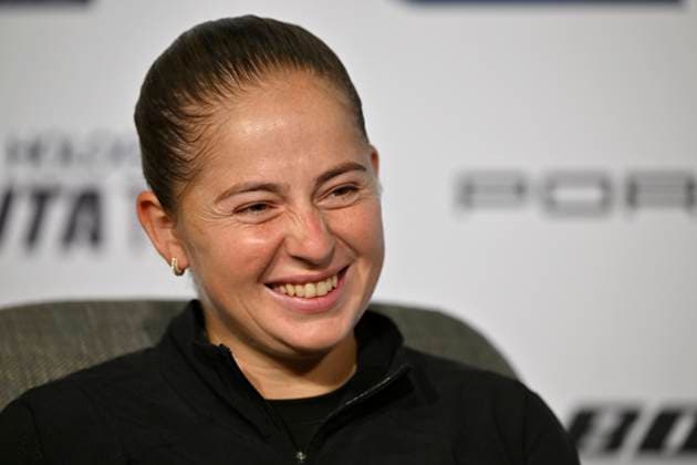 Jelena Ostapenko (LAT) Portrait Pressekonferenz PK Tennis Damen Porsche-Cup Porsche Tennis Grand Prix GP Stuttgart 2025 Porsche Arena 21.04.2024 DFL REGULATIONS PROHIBIT ANY USE OF PHOTOGRAPHS AS IMAGE SEQUENCES AND OR QUASI-VIDEO Tennis Damen Porsche-Cup Porsche Tennis Grand Prix GP Stuttgart 2025