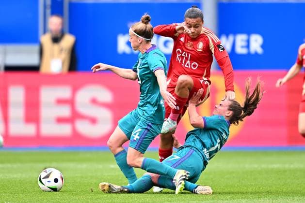 RSCA Women v Standard Femina - Belgian Women Cup Final 2025 LEUVEN, BELGIUM - APRIL 21 : Deloose Laura defender of RSA Women, Toloba Mariam midfielder of Standard Femina and Helsen Karlijn midfielder of RSA Women during the Belgian Women Cup Final 2025 match between RSCA Women and Standard Femina on April 21, 2025 in Leuven, Belgium, 21 04 2025 Leuven Belgium  Copyright: xTomasxSiskx