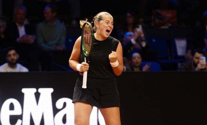 21.04.25 Porsche Tennis Grand Prix Deutschland, Stuttgart, 21.04.2025, Tennis, Porsche Tennis Grand Prix 2025 Stuttgart: Jelena Ostapenko (Siegerin) Jubel.
