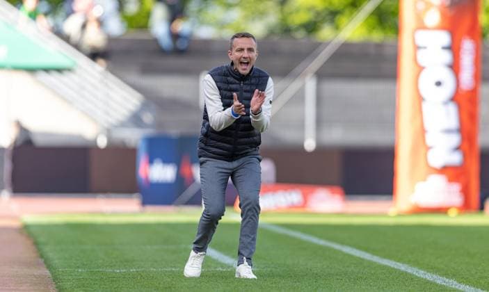 18.04.2025, Reichshofstadion, Lustenau, AUT, 2. FBL, SC Austria Lustenau vs FC Liefering, 24. Runde, im Bild Trainer Daniel Beichler (FC Liefering) Trainer Daniel Beichler (FC Liefering) during the Admiral 2. Liga 24th round match between SC Austria Lustenau and FC Liefering at the Reichshofstadion in Lustenau, Austria on 2025 04 18. Expa Lustenau