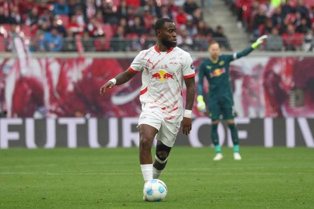 19.04.2025, xgox, Fussball 1. Bundesliga, RB Leipzig - Holstein Kiel emspor, v.l. Lutsharel Geertruida (Leipzig, 3) Freisteller, Einzelbild, Ganzkoerper, single frame (DFL DFB REGULATIONS PROHIBIT ANY USE OF PHOTOGRAPHS as IMAGE SEQUENCES and or QUASI-VIDEO) Leipzig