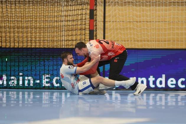 21.04.2025, Herren, Handball, Saison 2024 2025, 2. Handball-Bundesliga, 28. Spieltag: TV Grosswallstadt - TSV GWD Minden Florian Eisentraeger ( 8, TV Grosswallstadt) und Stefan Hanemann ( 21, TV Grosswallstadt) Elsenfeld Untermainhalle Bayern Deutschland