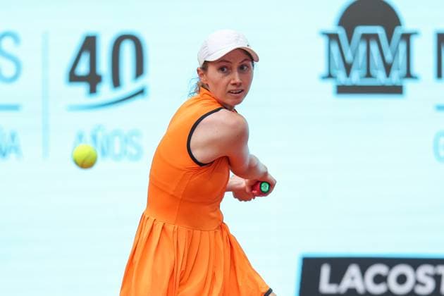 April 21, 2025, Madrid, Madrid, SPAIN: Cristina Bucsa of Spain in action against Maja Chwalinska of Poland during the Mutua Madrid Open 2025, ATP, Tennis Herren Masters 1000 and WTA, Tennis Damen 1000, tennis tournament celebrated at Caja Magica on April 21, 2025 in Madrid, Spain. Madrid SPAIN - ZUMAa181 20250421_zaa_a181_140 Copyright: xIrinaxR.xHipolitox