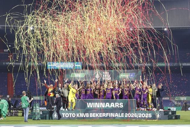 Sport Themen der Woche KW17 Sport Bilder des Tages ROTTERDAM , 21-04-2025 , Stadium De Kuip , season 2024 2025 , Dutch Football TOTO KNVB Beker final. Go Ahead Eagles Winnar Dutch Football TOTO KNVB Beker 2024 2025 after the match AZ - Go Ahead Eagles (cup final) AZ - Go Ahead Eagles (cup final)  x28874157x Copyright: