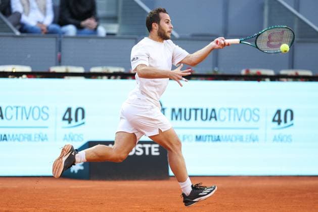 April 21, 2025, Madrid, Madrid, SPAIN: Hugo Gaston of France in action against Yannick Hanfmann of Germany during the Mutua Madrid Open 2025, ATP, Tennis Herren Masters 1000 and WTA, Tennis Damen 1000, tennis tournament celebrated at Caja Magica on April 21, 2025 in Madrid, Spain. Madrid SPAIN - ZUMAa181 20250421_zaa_a181_213 Copyright: xIrinaxR.xHipolitox