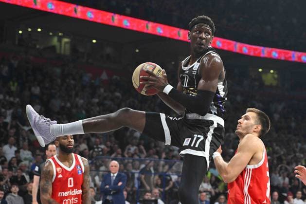 PARTIZAN vs CRVENA ZVEZDA ISAAC BONGA Ajzak Bonga basketball Crvena zvezda vs Partizan Adriatic ABA league Belgrade arena, Belgrade 21.04.2025. Foto: BASKETBALL, ADRIATIC ABA LEAGUE, CRVENA ZVEZDA, RED STAR, PARTIZAN Belgrade Belgrade arena Serbia Copyright: xMarkoxMetlas xMNxPressx