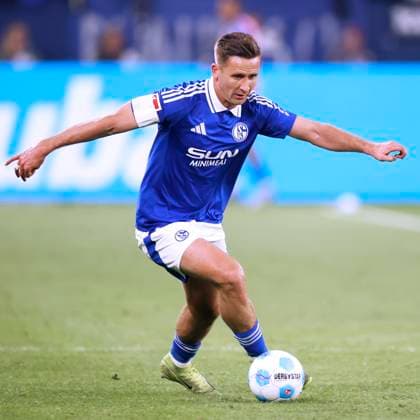 SEGUIN Paul Kapitaen Team FC Schalke 04 DFL 2. Bundesliga Saison 2024 - 2025 Spiel FC Schalke 04 - HSV 2 : 2 am 19.04. 2025 in Gelsenkirchen DFL REGULATIONS PROHIBIT ANY USE OF PHOTOGRAPHS as IMAGE SEQUENCES and or QUASI-VIDEO Copyright: xLacixPerenyix