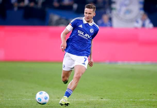 SEGUIN Paul Kapitaen Team FC Schalke 04 DFL 2. Bundesliga Saison 2024 - 2025 Spiel FC Schalke 04 - HSV 2 : 2 am 19.04. 2025 in Gelsenkirchen DFL REGULATIONS PROHIBIT ANY USE OF PHOTOGRAPHS as IMAGE SEQUENCES and or QUASI-VIDEO Copyright: xLacixPerenyix
