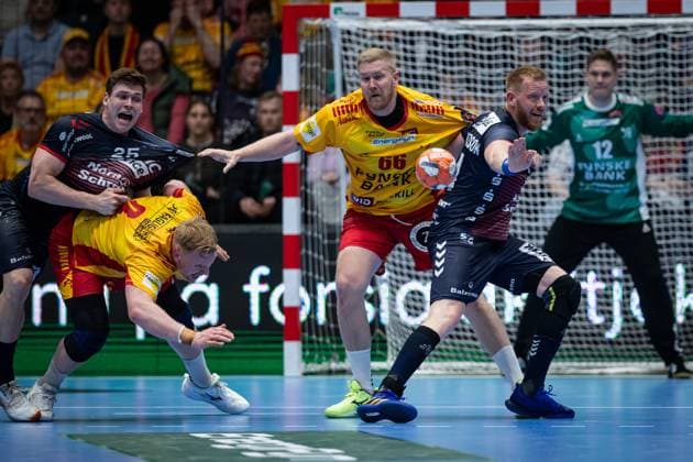 Bilder des Jahres 2025, Sport 04 April Sport Themen der Woche KW17 Sport Bilder des Tages EHF European League: SG Flensburg-Handewitt vs GOG Handball; 22.04.25 SG Flensburg-Handewitt im Angriff EHF European League: SG Flensburg-Handewitt vs GOG Handball, Fynske Bank Arena am 22.04.25 *** EHF European League SG Flensburg Handewitt vs GOG Handball 22 04 25 SG Flensburg Handewitt in attack EHF European League SG Flensburg Handewitt vs GOG Handball, Fynske Bank Arena on 22 04 25 Copyright: xBEAUTIFULxSPORTS MarioxM.xKobergx