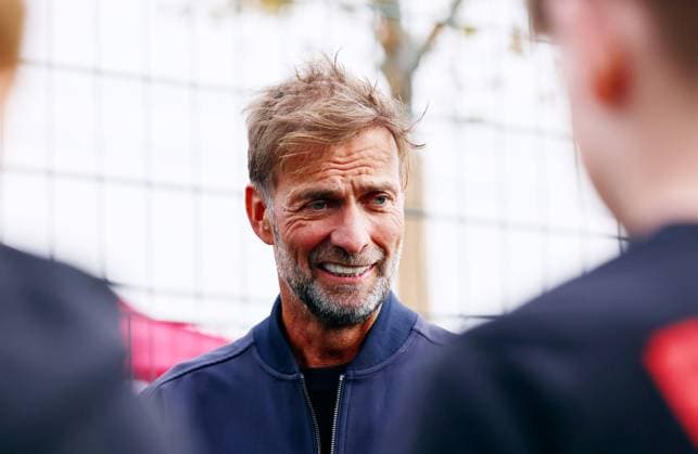 Sport Themen der Woche KW17 Sport Bilder des Tages RED BULL Wings Cup Fussball Turnier Leipzig, 22.04.2025, RB Leipzig Trainingszentrum Fußball Akademie , RED BULL Wings Cup - Internationales Nachwuchs Fussballturnier , Im Bild: Jürgen Klopp ( Head of Global Soccer, Red Bull) , Nur zur redaktionellen Nutzung. Only editorial use. , *** RED BULL Wings Cup Football Tournament Leipzig, 22 04 2025, RB Leipzig Training Center Football Academy , RED BULL Wings Cup International Youth Football Tournament , In the picture Jürgen Klopp Head of Global Soccer, Red Bull , For editorial use only , Picture Point