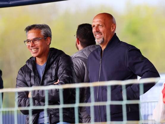 RED BULL Wings Cup Fussball Turnier Leipzig, 22.04.2025, RB Leipzig Trainingszentrum Fußball Akademie , RED BULL Wings Cup - Internationales Nachwuchs Fussballturnier , Im Bild v.l.: Trainer David Wagner und Marc Kosicke (Berater von Jürgen Klopp) , Nur zur redaktionellen Nutzung. Only editorial use. ,