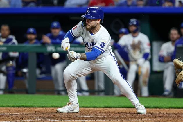 MLB, Baseball Herren, USA 2025: Rockies Vs Royals APR 22 April 22, 2025: Kansas City Royals center fielder Kyle Isbel (28) hits an RBI bunt to score Kansas City Royals right fielder Drew Waters (8) during the eighth inning against the Colorado Rockies at Kauffman Stadium in Kansas City, MO. David Smith CSM (Credit Image: Â David Smith Cal Media) Kansas City Mo United States of America EDITORIAL USE ONLY Copyright: xx ZUMA-20250422_zma_c04_029.jpg DavidxSmithx csmphotothree377706
