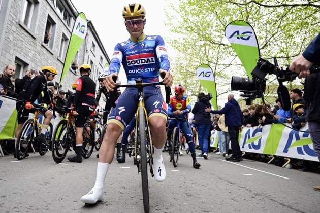 Belgian Remco Evenepoel of Soudal Quick-Step pictured at the start of the men s race of the La Fleche Wallonne , one day cycling race (Waalse Pijl - Walloon Arrow), 205,2 km from Ciney to Huy, Wednesday 23 April 2025. DIRKxWAEM  x121621225x