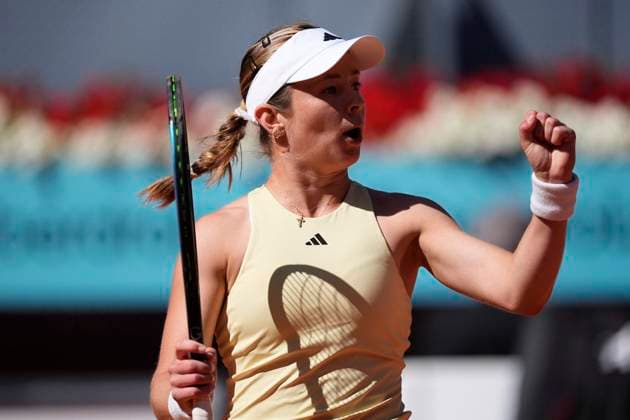 April 23, 2025, Madrid, Madrid, SPAIN: Katie Volynets of USA in action against Petra Kvitova of Czech Republic during the Mutua Madrid Open 2025, ATP, Tennis Herren Masters 1000 and WTA, Tennis Damen 1000, tennis tournament celebrated at Caja Magica on April 23, 2025 in Madrid, Spain. Madrid SPAIN - ZUMAa181 20250423_zaa_a181_046 Copyright: xOscarxJ.xBarrosox