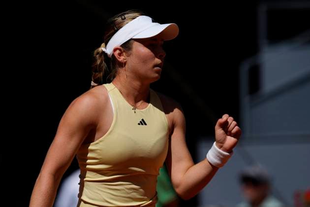Mutua Madrid Open - Previews Katie Volynets celebrates a point during the match between Katie Volynets US player and Petra Kvitova Czech player of the Mutua Madrid Open 2025, ATP, Tennis Herren Masters 1000 and WTA, Tennis Damen 1000, tournament celebrates at Caja Magica on April 23, 2025 in Madrid, Spain. Madrid Spain  Copyright: xJosexBretonx originalFilename:bretonhernandez-mutuamad250423_npU6w.jpg