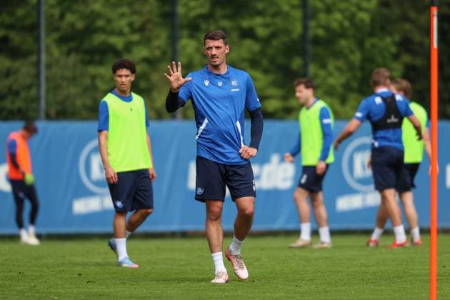 Nicolai Rapp (Karlsruher SC, 17), Karlsruher SC Fussball, 2. Bundesliga, Training, 2024 2025, 23.04.2025, DFL REGULATIONS PROHIBIT ANY USE OF PHOTOGRAPHS AS IMAGE SEQUENCES AND OR QUASI-VIDEO, Karlsruher SC Fussball, 2. Bundesliga, Training, 2024 2025, 23.04.2025 Karlsruhe