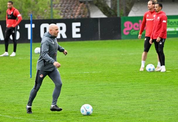 Fussball - 2. Bundesliga - Saison 2024 25 1. FC Kaiserslautern 23.04.2025 Fritz-Walter-Stadion 1. Training mit Trainer Torsten LIEBERKNECHT 1. FC Kaiserslautern