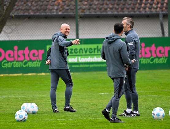 Fussball - 2. Bundesliga - Saison 2024 25 1. FC Kaiserslautern 23.04.2025 Fritz-Walter-Stadion 1. Training mit Trainer Torsten LIEBERKNECHT und Co-Trainer Carsten RUMP 1. FC Kaiserslautern