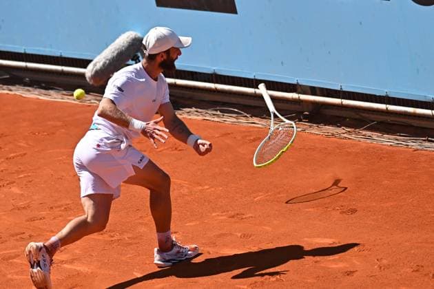 Sport Themen der Woche KW17 Sport Bilder des Tages Mutua Madrid Open - First Round Corentin Moutet (FRA) during his first round match at the Mutua Madrid Open in Madrid , Spain, on April, 23, 2025. Photo by Corinne Dubreuil ABACAPRESS.COM Madrid Spain  Copyright: xDubreuilxCorinne ABACAx