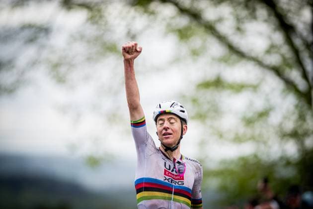 Slovenian Tadej Pogacar of UAE Team Emirates celebrates as he crosses the finish line to win the men s race of the La Fleche Wallonne , one day cycling race (Waalse Pijl - Walloon Arrow), 205,2 km from Ciney to Huy, Wednesday 23 April 2025. JASPERxJACOBS  x121656228x
