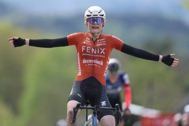 Radsport UCI World Tour Women Elite La Fleche Wallonne Femmes am 23.04.2025 in Huy Rennsiegerin Puck Pieterse ( Niederlande ) gewinnt das Rennen