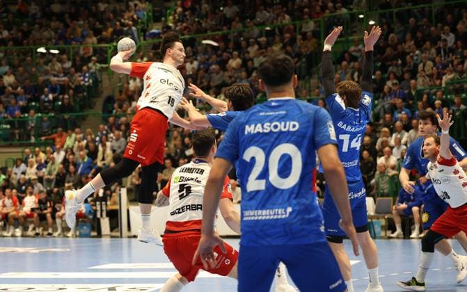 v.l. Robert Timmermeister (HBW Balingen-Weilstetten 19), Csaba Leimeter (HBW Balingen-Weilstetten 05), Belal Ibrahim Massoud (Bergischer HC 20), Gerdas Barbarskas (Bergischer HC 14), Tobias Heinzelmann (HBW Balingen-Weilstetten 28) Bergischer HC 06 vs. HBW Balingen-Weilstetten, Handball, 2. HBL, Spielzeit 2024 2025, 23.04.2025 Bergischer HC 06 vs. HBW Balingen-Weilstetten, Handball, 2. HBL, Spielzeit 2024 2025, 23.04.2025 Wuppertal