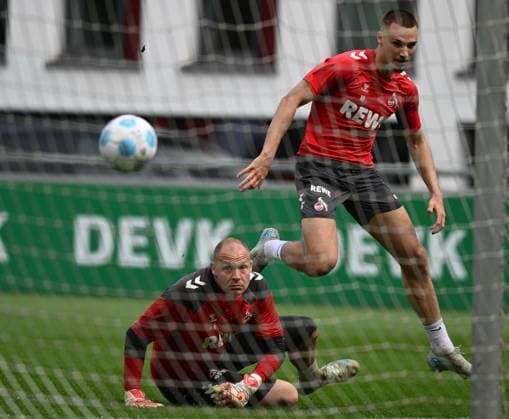23.04.2025, xophax, Fussball 2.Fussball-Bundesliga Training 1.FC Köln V.l.n.rechts : Torwart Matthias Köbbing und Tim Lemperle (DFL DFB REGULATIONS PROHIBIT ANY USE OF PHOTOGRAPHS as IMAGE SEQUENCES and or QUASI-VIDEO) Köln