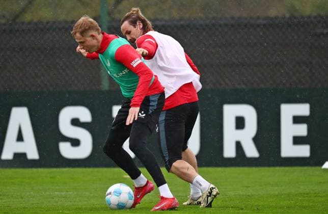 23.04.2025, xmohx, Fussball 2.Bundesliga, 1.FC Kaiserslautern - Training v.l. (DFL DFB REGULATIONS PROHIBIT ANY USE OF PHOTOGRAPHS as IMAGE SEQUENCES and or QUASI-VIDEO) Kaiserslautern