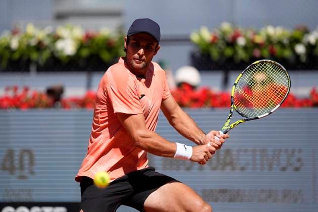 April 24, 2025, Madrid, Madrid, Spain: Aleksandar Vukic of Australia in action against Kei Nishikori of Japan during the Mutua Madrid Open 2025, ATP, Tennis Herren Masters 1000 and WTA, Tennis Damen 1000 tennis tournament, celebrated at Caja Magica on April 24, 2025 in Madrid, Spain. Madrid Spain - ZUMAa181 20250424_zaa_a181_020 Copyright: xOscarxJ.xBarrosox