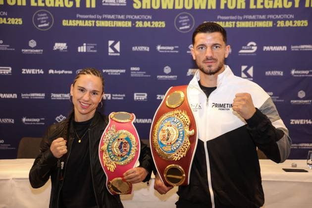 Sport Themen der Woche KW17 Sport Bilder des Tages Boxen: PrimeTime Promotion, Showdown for Legacy II, Pressekonferenz, Sindelfingen, 24.04.2025 Sarah Bormann (GER, l.) und Ardian Krasniqi (GER) *** Boxing PrimeTime Promotion, Showdown for Legacy II, Press conference, Sindelfingen, 24 04 2025 Sarah Bormann GER, l and Ardian Krasniqi GER
