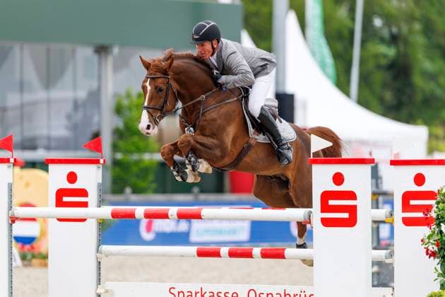Bilder des Jahres 2025, Sport 04 April Sport Themen der Woche KW17 Sport Bilder des Tages HAGEN a.T.W. - Horses and Dreams meets Netherlands 2025, HAGEN a.T.W. - Horses and Dreams meets Netherlands 2025 BEERBAUM Ludger (GER), Chageorge CSI3* Â· Int. Einlaufspringen Â· 2 Phasen Int. Opening competition in 2-phases (1,40m) Preis der Sparkasse Osnabrück Hagen a.T.W., Hof Kasselmann 24. April 2025 - *** HAGEN a T W Horses and Dreams meets Netherlands 2025, HAGEN a T W Horses and Dreams meets Netherlands 2025 BEERBAUM Ludger GER , Chageorge CSI3 Â- Int Einlaufspringen Â- 2 Phasen Int Opening competition in 2 phases 1,40m Preis der Sparkasse Osnabrück Hagen a T W , Hof Kasselmann April 24, 2025