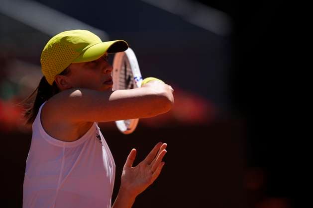 April 24, 2025, Madrid, Madrid, Spain: Iga Swiatek of Poland in action against Alexandra Eala of Philippines during the Mutua Madrid Open 2025, ATP, Tennis Herren Masters 1000 and WTA, Tennis Damen 1000 tennis tournament, celebrated at Caja Magica on April 24, 2025 in Madrid, Spain. Madrid Spain - ZUMAa181 20250424_zaa_a181_148 Copyright: xOscarxJ.xBarrosox