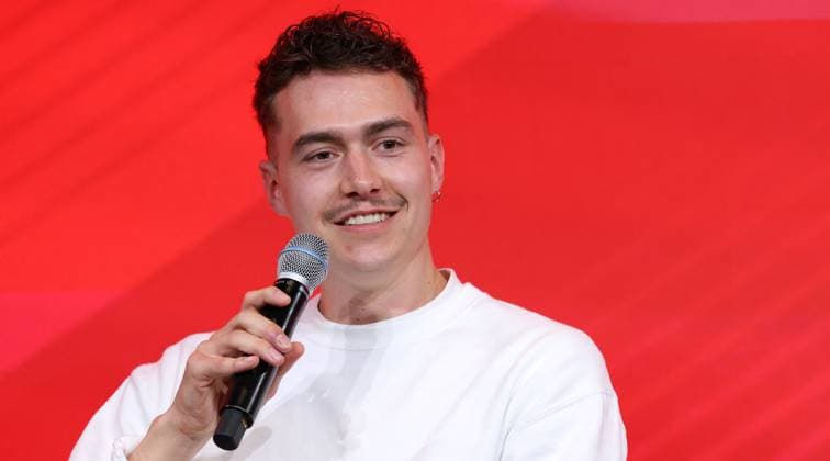 BAU 24.04.2025 Stuttgart Fußball Talk-Format Bundesliga trifft Basis , Leon Pachonick (Kapitän ABV Stuttgart)