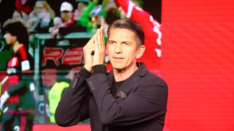 24.04.25 Talk-Format Bundesliga trifft Basis Deutschland, Stuttgart, 24.04.2025, Fussball, Bundesliga, VfB Stuttgart, Talk-Format Bundesliga trifft Basis : Deniz Ayketin (Schiedsrichter).