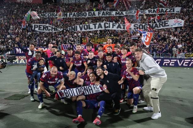 Bilder des Jahres 2025, Sport 04 April Sport Themen der Woche KW17 Sport Bilder des Tages Bologna players celebrates after winning the Frecciarossa Italian Cup 2024 2025 semi-final match between Bologna f.c. and Empoli f.c. at Renato Dall™Ara Stadium, Bologna, northern Italy, Thursday, April 24, 2025. - Soccer - (Photo Michele Nucci - LaPresse)  Copyright: xMichelexNucci LaPressex